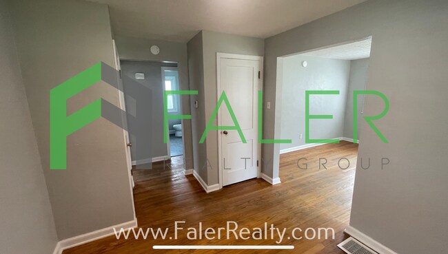 Building Photo - Darling 3-Bedroom Cape Cod in Belmont