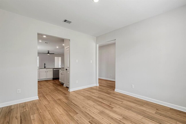 Building Photo - 15667 Honey Cv Dr