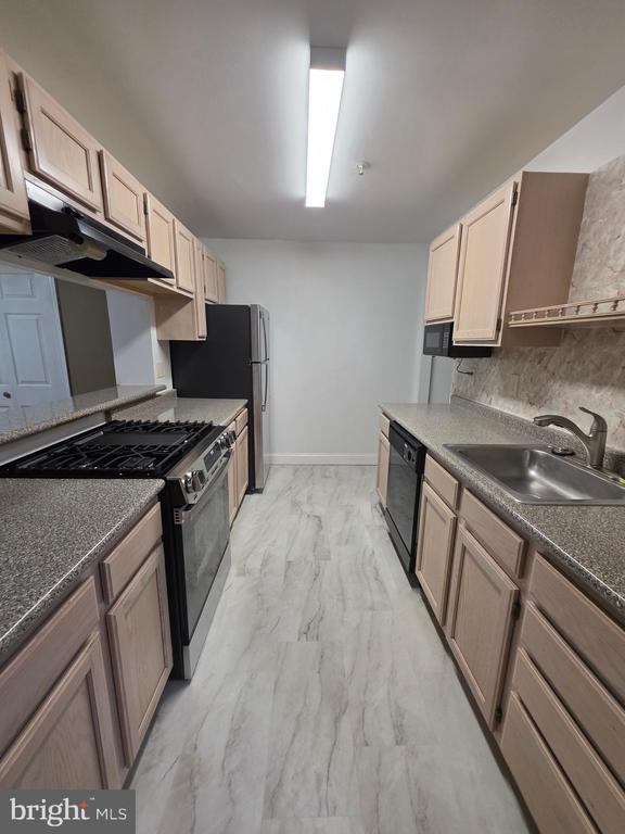 Building Photo - 2809 Waters Edge Dr