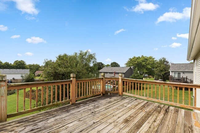 Building Photo - 708 Tobermory Ct