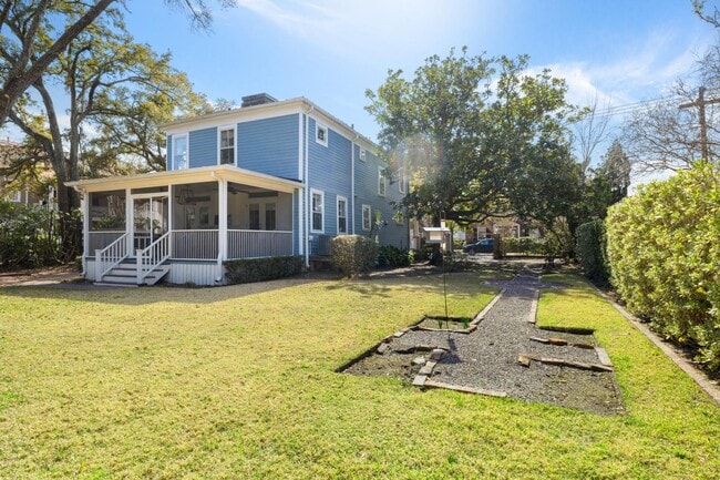 Building Photo - 56 Gadsden St