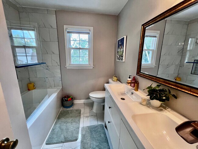 Building Photo - Charming Home in Quiet Salem Woods Cul-de-Sac