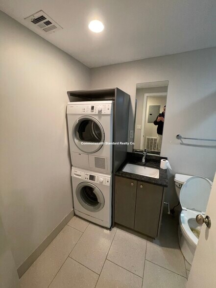 Building Photo - 557-559 Columbus Ave. Unit B-3