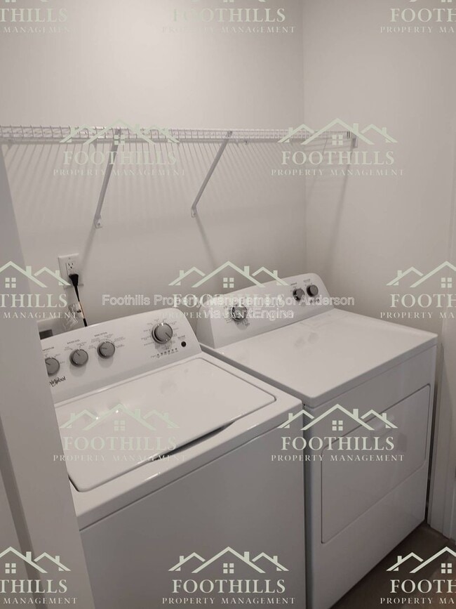 Building Photo - 267 Silo Rdg Dr