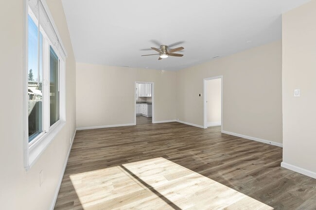 Building Photo - Welcoming 3-Bedroom, 1-Bath Single-Family Home