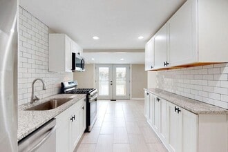 Building Photo - Half-Off 1st Month’s Rent! | Renovated 2BR Home + Bonus Room