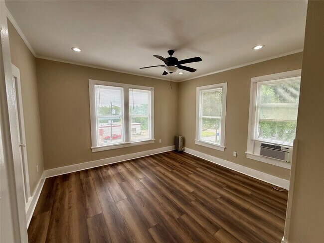 Building Photo - 1403 14th St