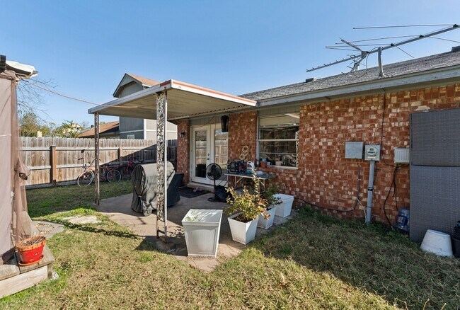 Building Photo - 330 S 164th E Pl