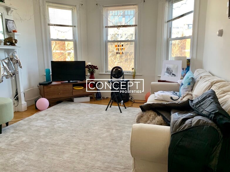 Building Photo - 530 Cambridge St