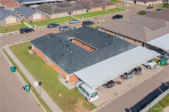 Building Photo - 2100 N Paradise Dr