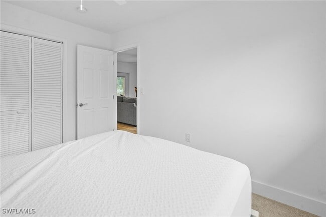 Building Photo - 1046 Periwinkle Way