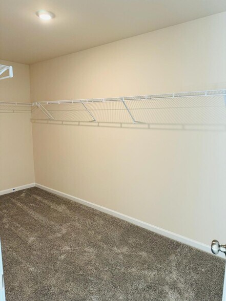 MasterCloset - 307 Parker Station Ave