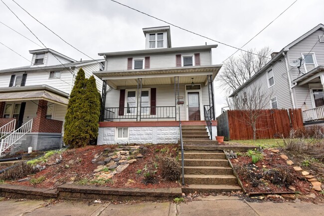 Building Photo - Single-Family Home for Rent in Greensburg, PA