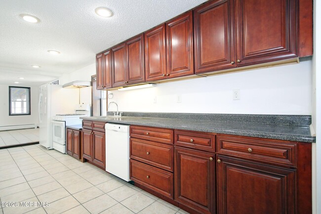 Building Photo - 60 Matthew St