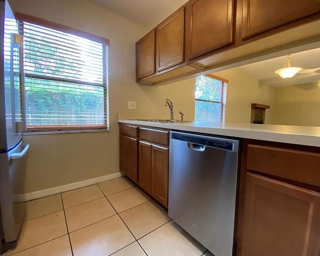 Building Photo - 3254 Howell Branch Rd