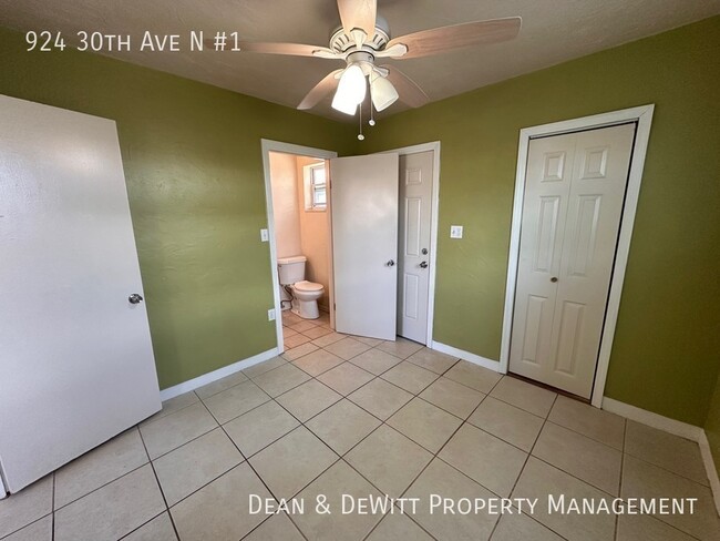 Building Photo - 924 30th Ave N