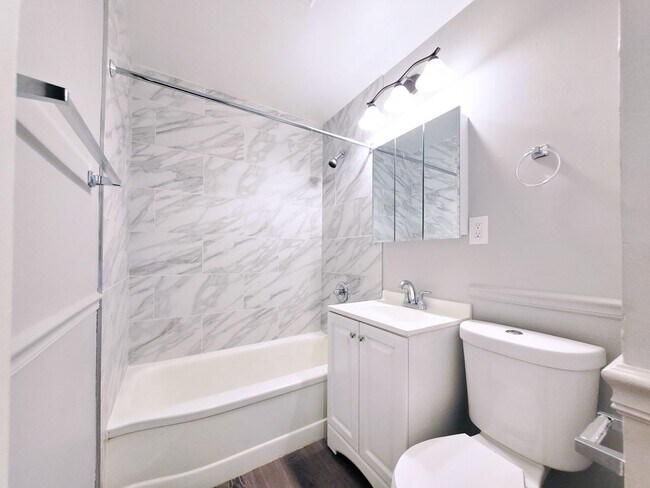 Building Photo - 3 Bed - 1 Bath Cape Cod for Rent in Euclid