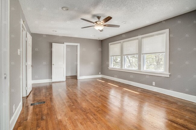 Building Photo - 4404 Benton Blvd