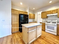 Building Photo - 5882 Orchard Creek Ln