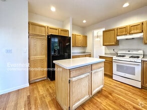 Building Photo - 5882 Orchard Creek Ln