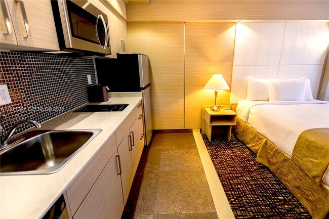 Building Photo - 4051 N Ocean Blvd