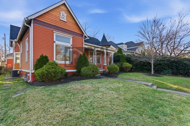 Building Photo - 1208 Woodland St