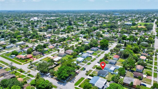 Building Photo - 3331 NW 8th Pl