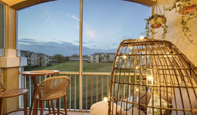 Building Photo - 8103 Coconut Palm Way