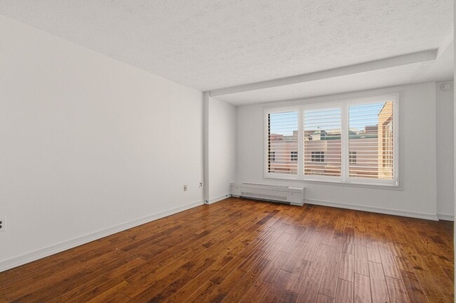 Building Photo - 1440 N St NW