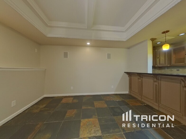 Building Photo - 391 Spring Willow Dr NW