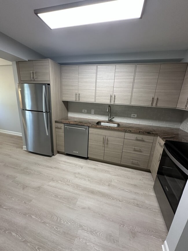 Building Photo - 1 Villa Verde Dr