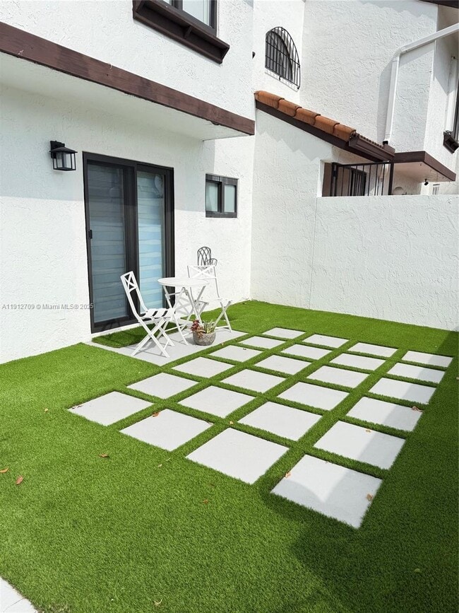 Building Photo - 1271 SW 124th Ct