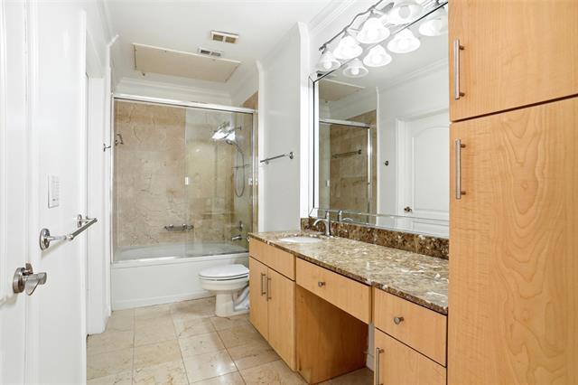 Building Photo - 3225 Turtle Creek Blvd