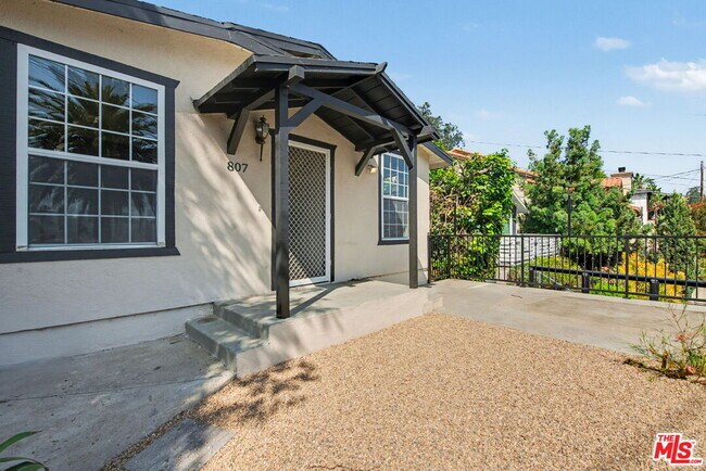 Building Photo - 807 Annan Terrace