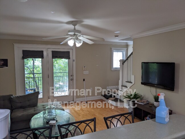 Building Photo - 490 S Barnett Shoals Rd