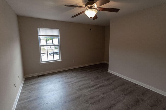 Building Photo - 4614 Dehaven Dr