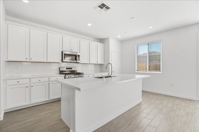 Building Photo - 1052 Lost Creek Ranch Dr