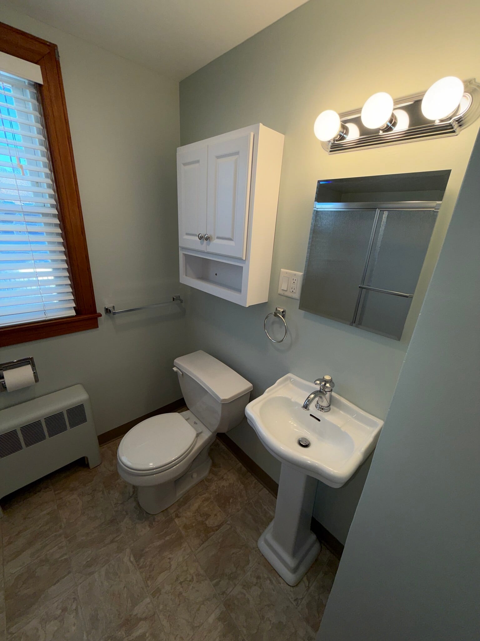 Building Photo - 964 Wellington Rd