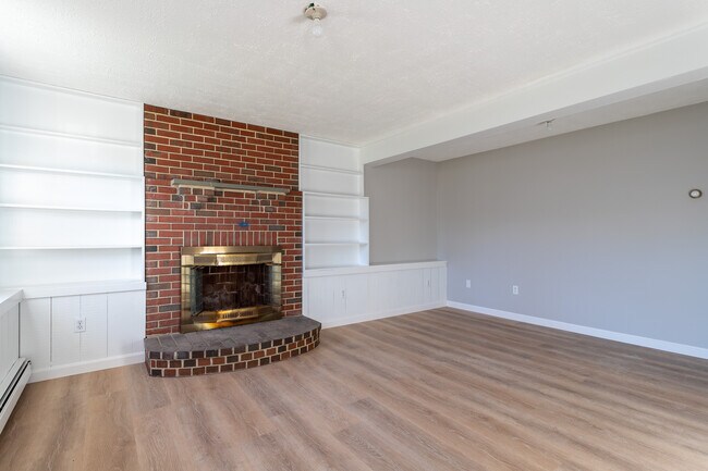 Building Photo - 4 Pheasant Ct