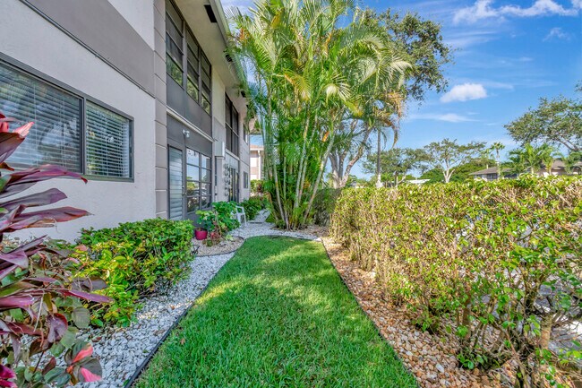 Building Photo - 15364 Lakes of Delray Blvd