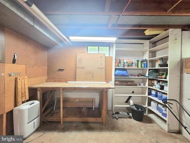Building Photo - 111 Tamarisk Ct