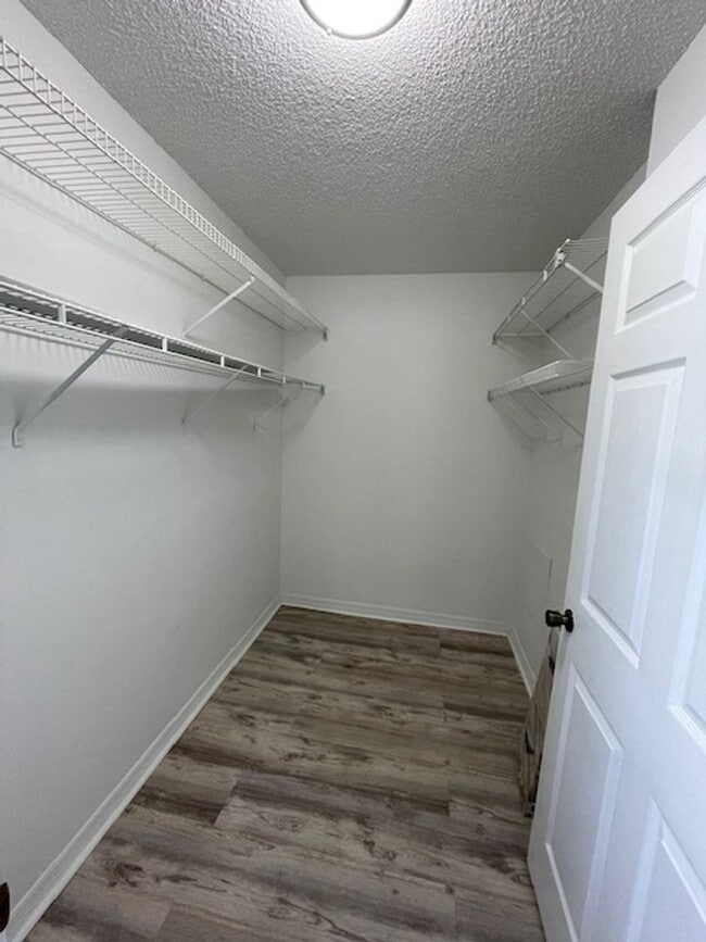 Building Photo - 2Bed/2Bath in the heart of Daytona Beach w...