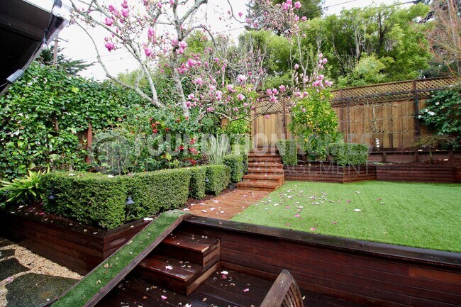 Building Photo - Charming Mill Valley Home with Backyard Office – Prime Boyle Park Location, Just a 5-Minute Walk ...