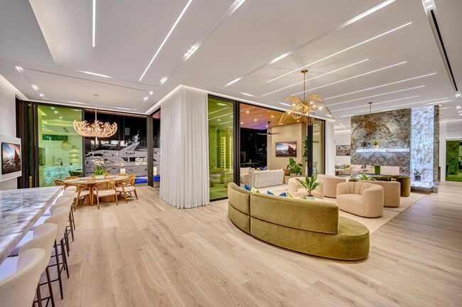 Building Photo - 408 Coral Way