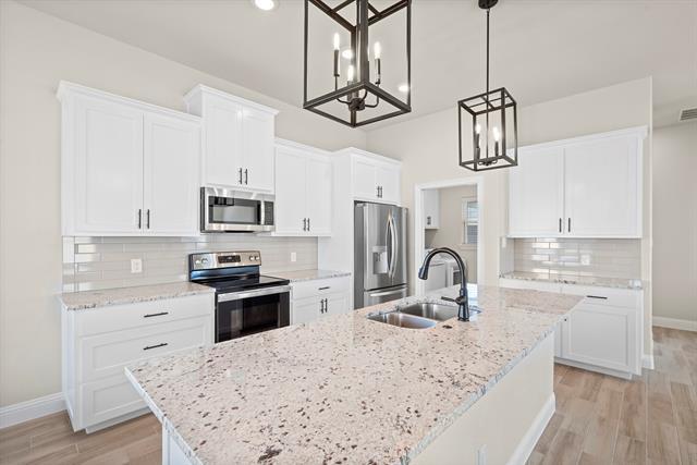 Building Photo - 604 Adeline Dr