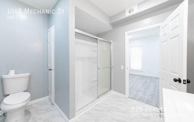 Building Photo - 1048 Mechanic St