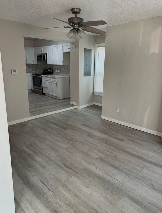 Building Photo - 3 bedroom 1 bath