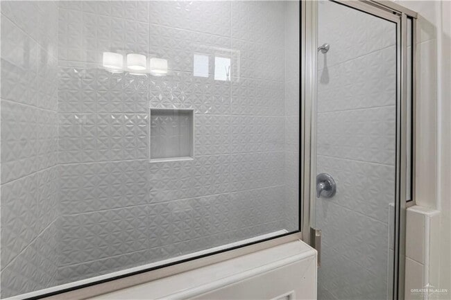 Building Photo - 12 W Marlin St