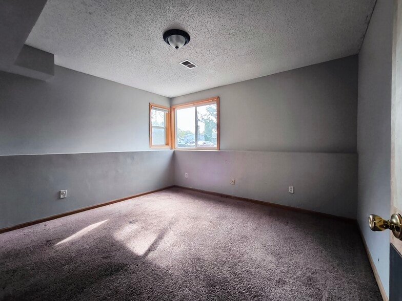 Building Photo - 4420 80th Avenue North