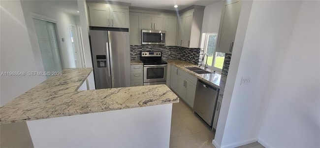 Building Photo - 1016 NE 5th St